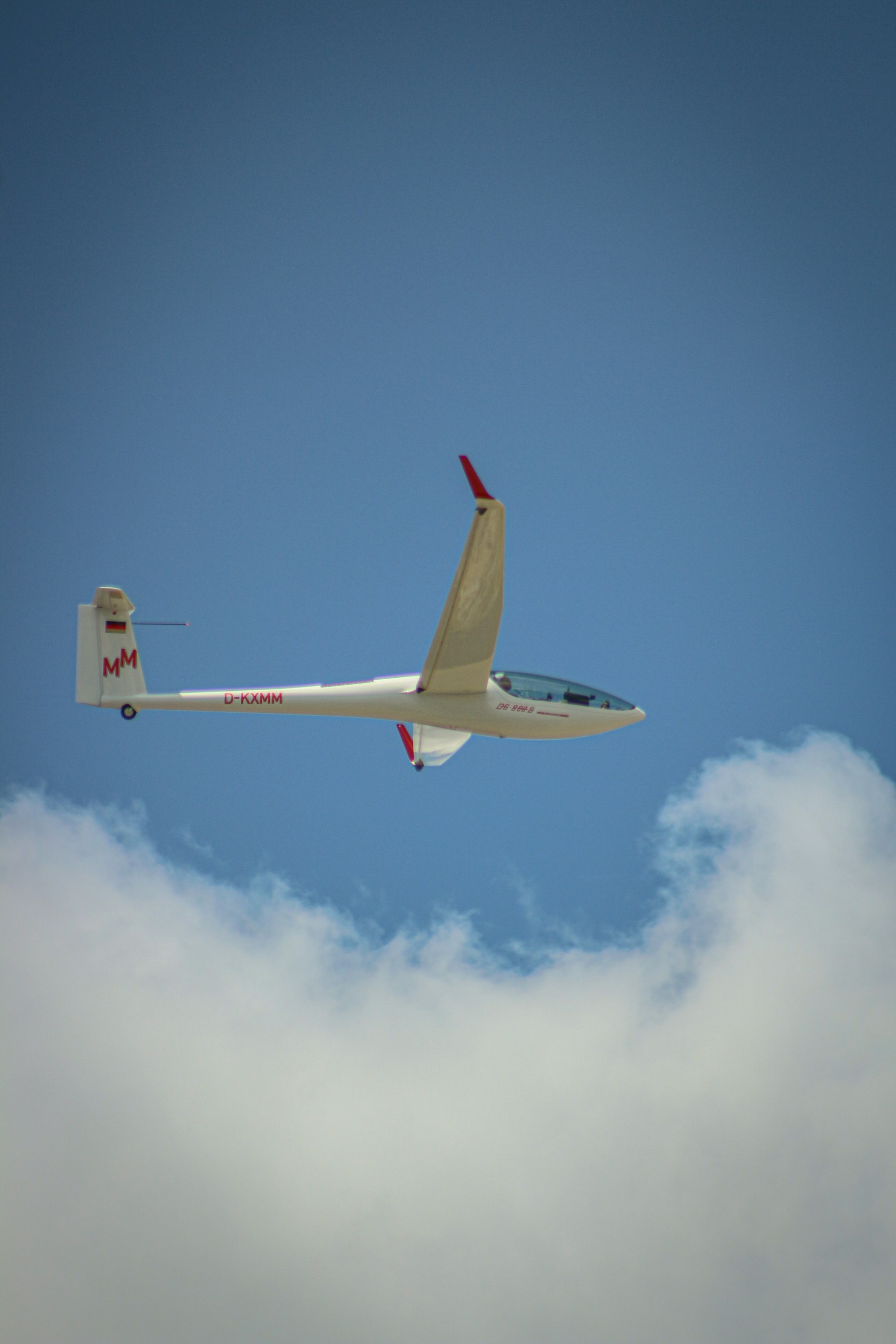 Segelflugzeug im Kurvenflug